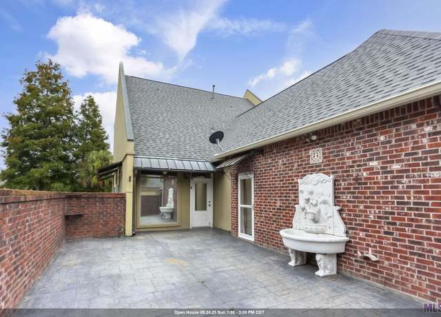 Property at 40098 Champion Tif Dr, Gonzales, LA 70737, 3 beds, 2.5 baths