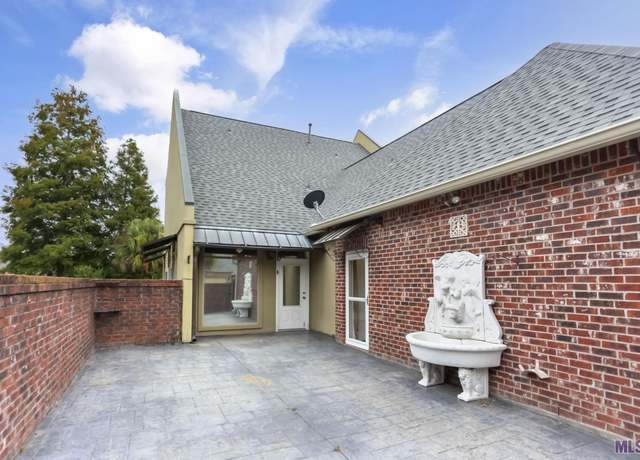Property at 40098 Champion Tif Dr, Gonzales, LA 70737, 3 beds, 2.5 baths