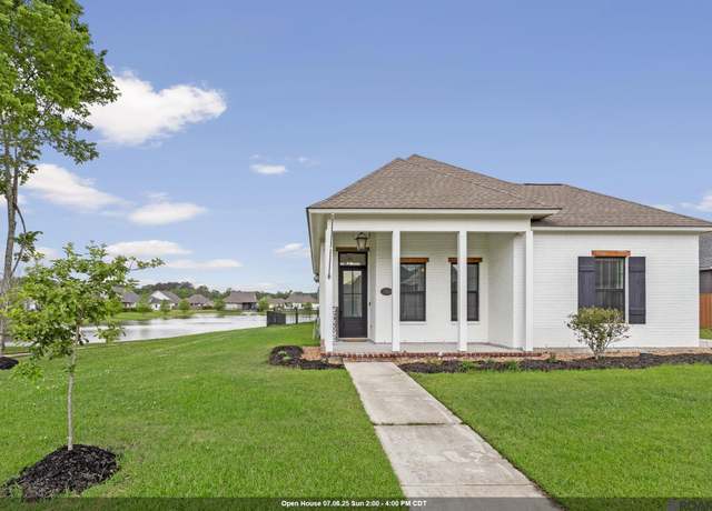 Property at 8326 Sully Dr, Baton Rouge, LA 70818, 3 beds, 2.5 baths