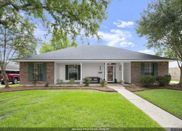 Property at 16058 Chantilly Ave, Baton Rouge, LA 70817, 4 beds, 2.5 baths