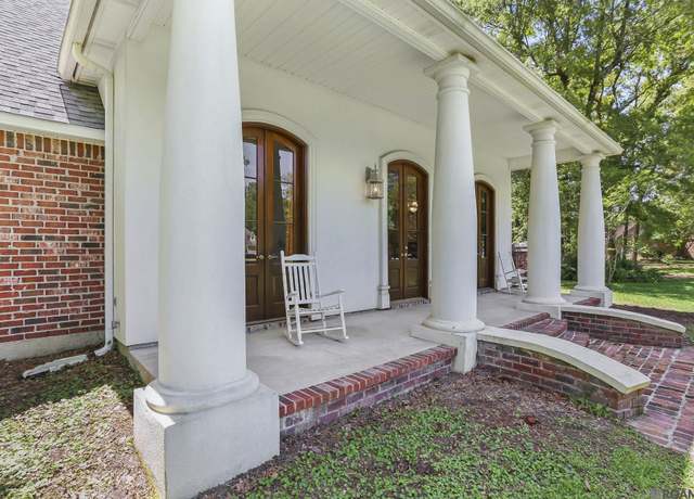 Property at 13422 Wood Creek Dr, Baton Rouge, LA 70818, 3 beds, 2.5 baths