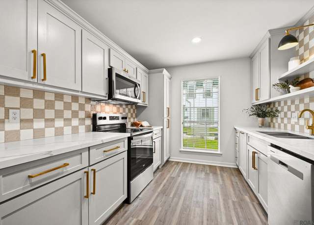 Property at 10093 Jefferson Hwy #10093, Baton Rouge, LA 70809, 2 beds, 1.5 baths