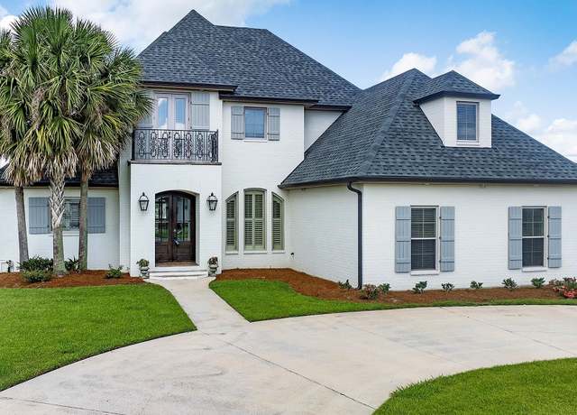 Property at 338 Tulip Dr, Houma, LA 70360, 5 beds, 3.5 baths