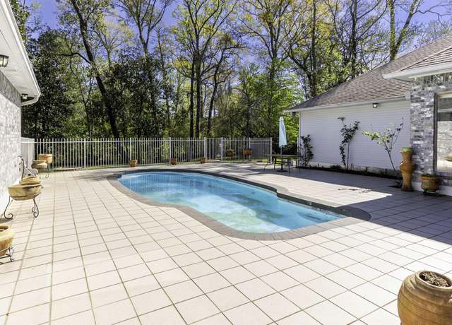 Property at 1139 Marc Antony Dr, Baton Rouge, LA 70816, 3 beds, 2.5 baths