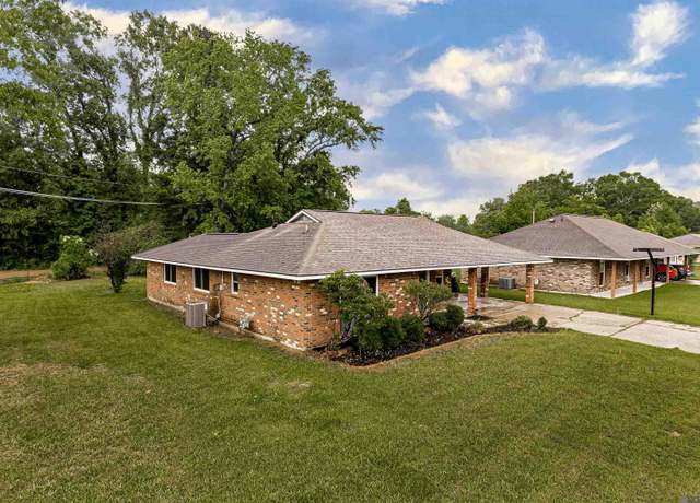 Property at 2901 Caroljack Dr, Baton Rouge, LA 70816, 3 beds, 2 baths