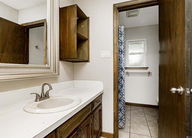 Property at 2901 Caroljack Dr, Baton Rouge, LA 70816, 3 beds, 2 baths
