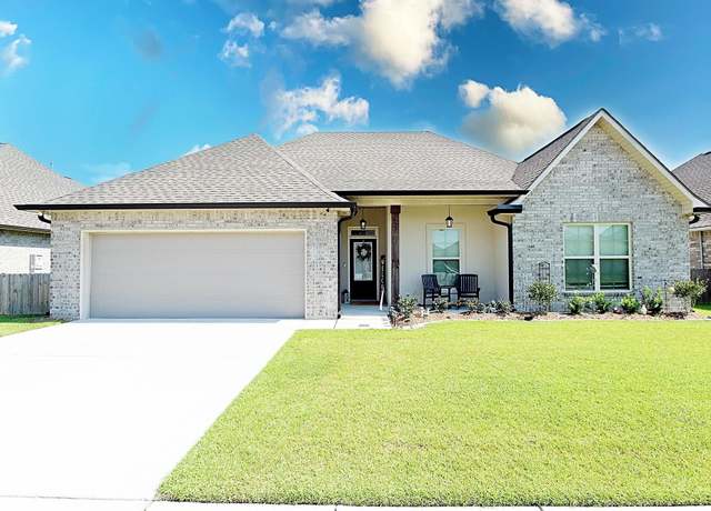 Property at 221 Peacock Pointe, Thibodaux, LA 70301, 4 beds, 2 baths