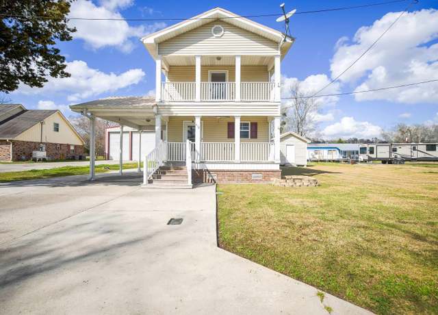 Property at 912 Bayou Dr, Pierre Part, LA 70339, 2 beds, 1.5 baths