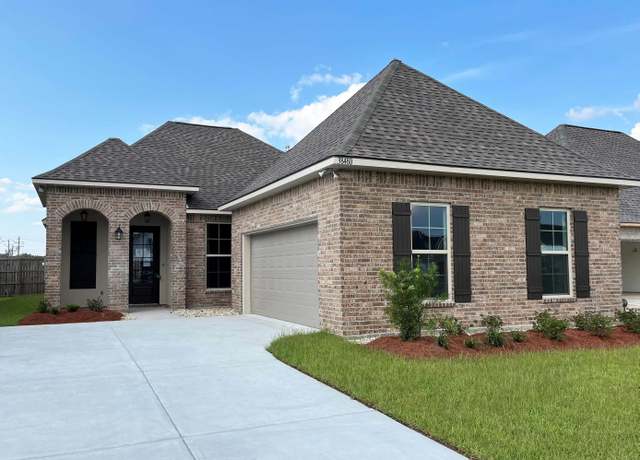Property at 38480 Queen St, Prairieville, LA 70769, 3 beds, 2 baths