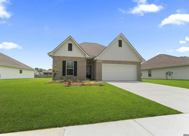 Property at 3134 Holly St, Zachary, LA 70791, 4 beds, 3 baths