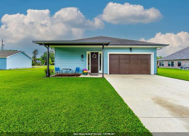 Property at 1705 Bayou Black Dr, Houma, LA 70360, 6 beds, 3 baths