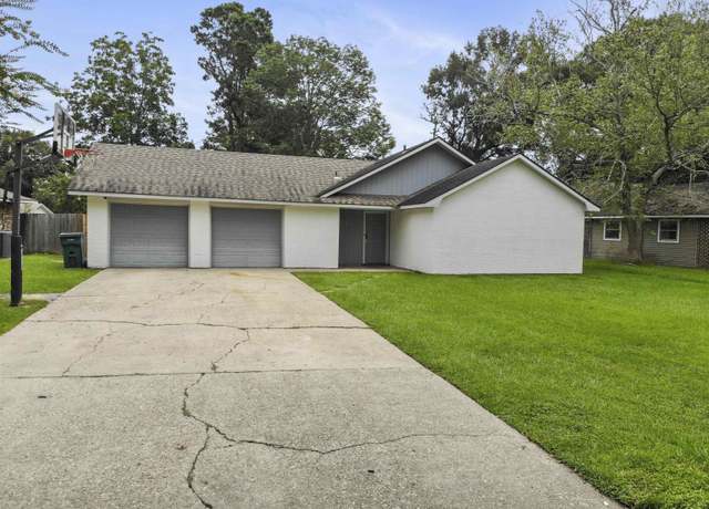 Property at 8887 Cedar Springs Ave, Denham Springs, LA 70726, 4 beds, 2 baths