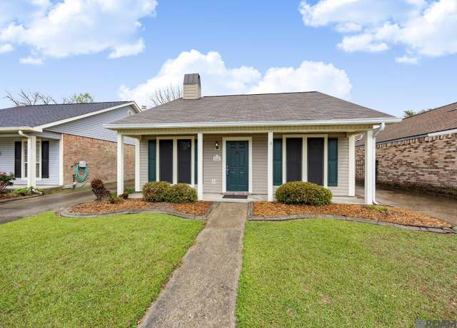 Property at 2049 Deer Ridge Ave, Baton Rouge, LA 70816, 3 beds, 2 baths