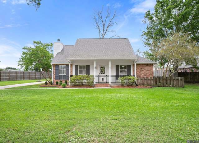 Property at 40461 Old Hickory Ave, Gonzales, LA 70737, 4 beds, 3 baths