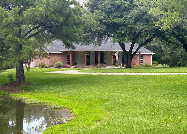 Property at 2907 La Hwy 966, St Francisville, LA 70775, 4 beds, 3 baths