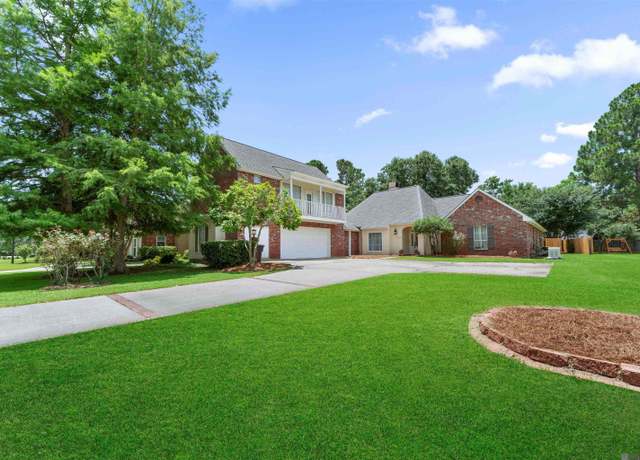 Property at 6226 Double Tree Dr, Baton Rouge, LA 70817, 5 beds, 4 baths