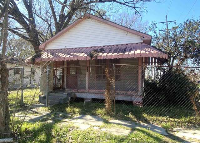 Property at 302 S 18th St, Baton Rouge, LA 70802, 2 beds, 1 bath