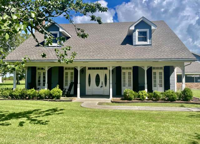 Property at 104 Talbot Dr, Houma, LA 70360, 3 beds, 2 baths
