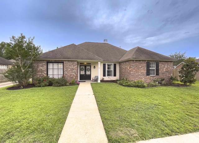 Property at 3323 Riverwalk Dr, Baton Rouge, LA 70820, 4 beds, 2.5 baths