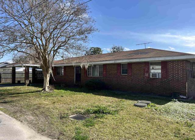 Property at 19451 Lemon St, Vacherie, LA 70090, 4 beds, 1 bath