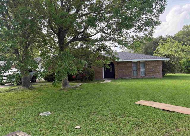 Property at 815 Magazine St, Lake Charles, LA 70607, 4 beds, 2 baths
