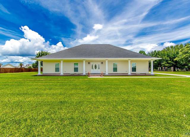 Property at 228 Destrahan Dr, Schriever, LA 70395, 3 beds, 2.5 baths
