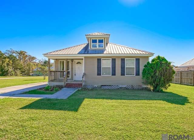 Property at 26350 Riverscape Dr, Springfield, LA 70462, 3 beds, 2 baths