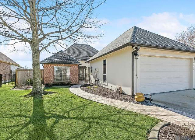Property at 5270 Courtyard Dr, Gonzales, LA 70737, 3 beds, 2 baths
