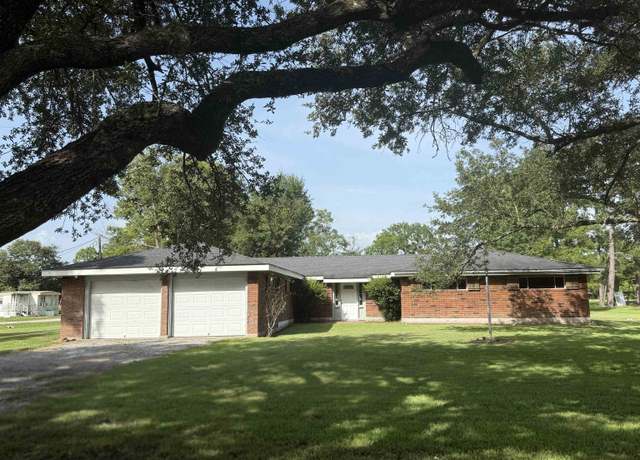 Property at 305 Back Project Rd, Schriever, LA 70395, 5 beds, 3 baths