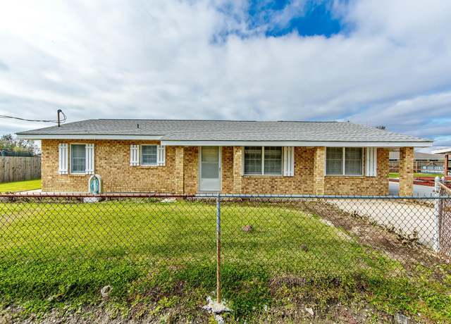 Property at 224 Oak D St, Larose, LA 70373, 3 beds, 2 baths