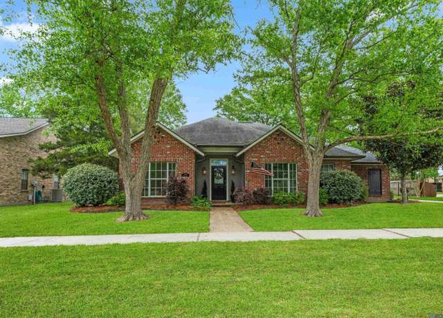 Property at 3756 Cedar St, Zachary, LA 70791, 3 beds, 2 baths