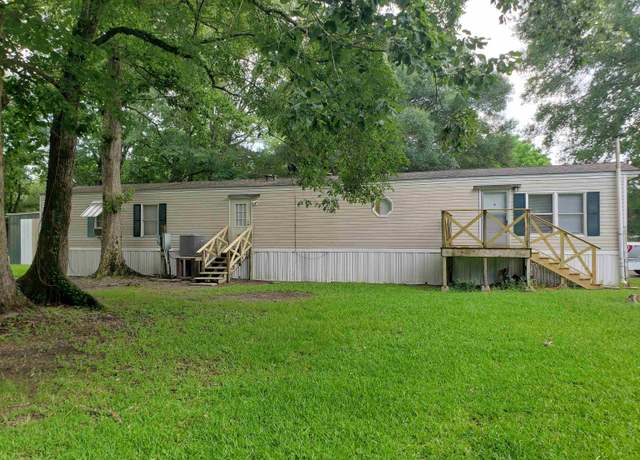 Property at 15064 W Beaver Dr, Pride, LA 70770, 3 beds, 2 baths
