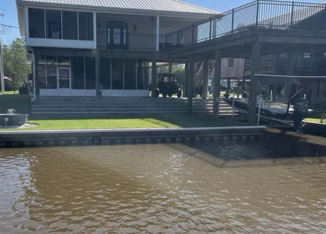 Property at 678 Paige Ln, Pierre Part, LA 70339, 3 beds, 2.5 baths