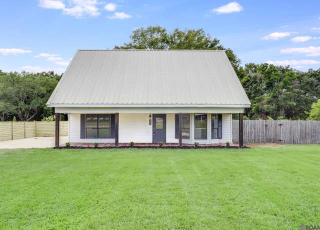 Property at 204 Austin Rd, Youngsville, LA 70592, 4 beds, 2.5 baths