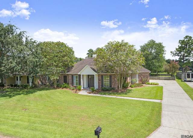 Property at 9145 Smoke Rock Dr, Baton Rouge, LA 70817, 4 beds, 2.5 baths