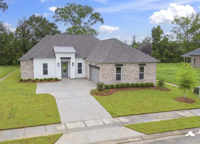 Property at 10154 Sanctuary Oaks Dr, Baton Rouge, LA 70817, 5 beds, 3 baths