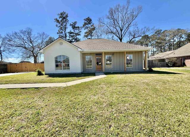 Property at 30987 Meadow Wood Blvd, Denham Springs, LA 70726, 4 beds, 2 baths