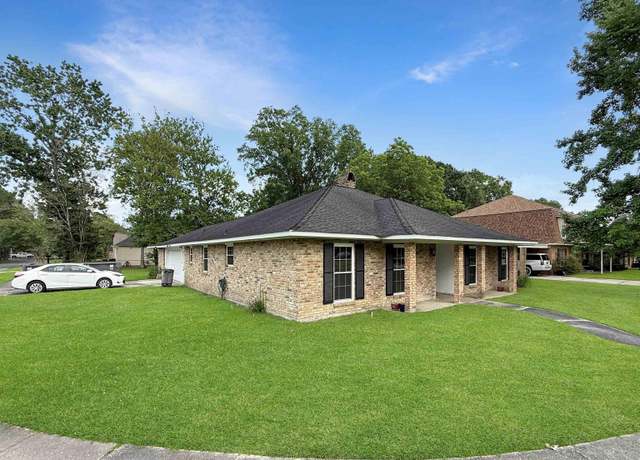 Property at 333 Eileen Dr, Baton Rouge, LA 70815, 4 beds, 2.5 baths