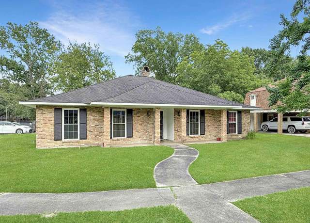 Property at 333 Eileen Dr, Baton Rouge, LA 70815, 4 beds, 2.5 baths