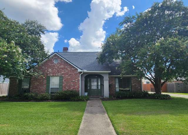 Property at 12940 Carrington Place Ave, Saint George, LA 70817, 3 beds, 2 baths