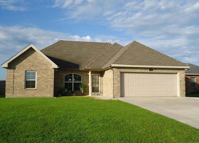 Property at 113 Cane Break Dr, Thibodaux, LA 70301, 3 beds, 2 baths