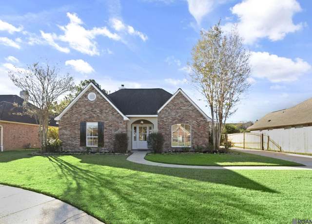 Property at 11080 Royal Ascot Ave, Baton Rouge, LA 70816, 3 beds, 2 baths