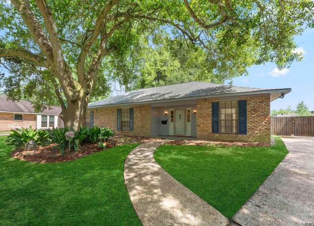 Property at 16945 Ticonderoga Ave, Saint George, LA 70817, 3 beds, 2 baths