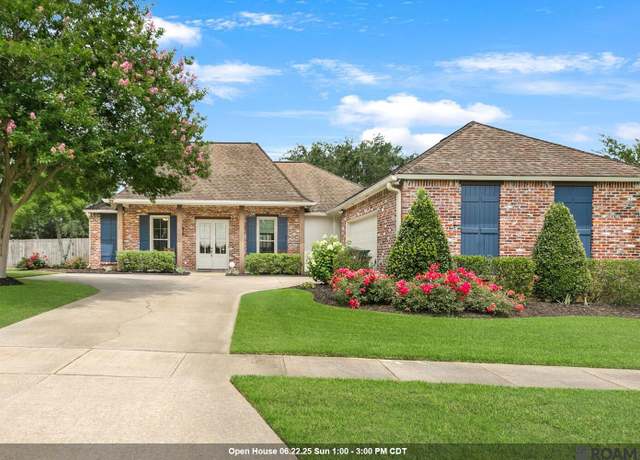 Property at 8272 Oakley Dr, Zachary, LA 70791, 4 beds, 3 baths