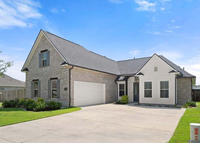 Property at 13337 Belle Prairie Dr, Geismar, LA 70734, 5 beds, 3 baths