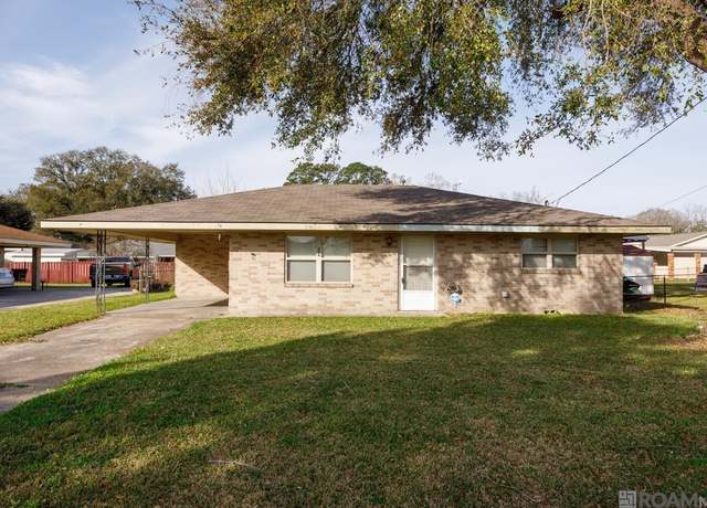 Property at 204 Saint Joseph St, Donaldsonville, LA 70346, 3 beds, 2 baths