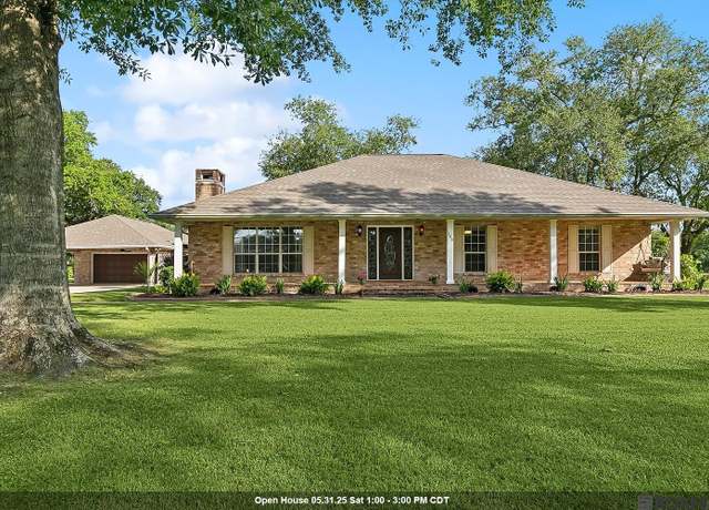 Property at 168 Sarah Victoria Dr, Belle Chasse, LA 70037, 3 beds, 2 baths