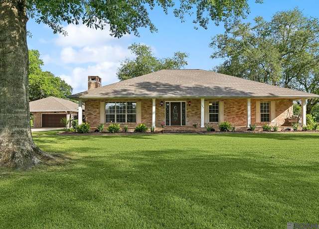 Property at 168 Sarah Victoria Dr, Belle Chasse, LA 70037, 3 beds, 2 baths