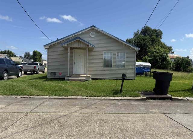 Property at 1301 Ellender St, Houma, LA 70363, 2 beds, 1 bath