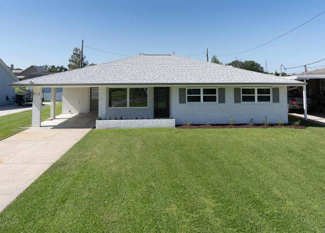 Property at 512 Oleander St, Laplace, LA 70068, 3 beds, 2 baths